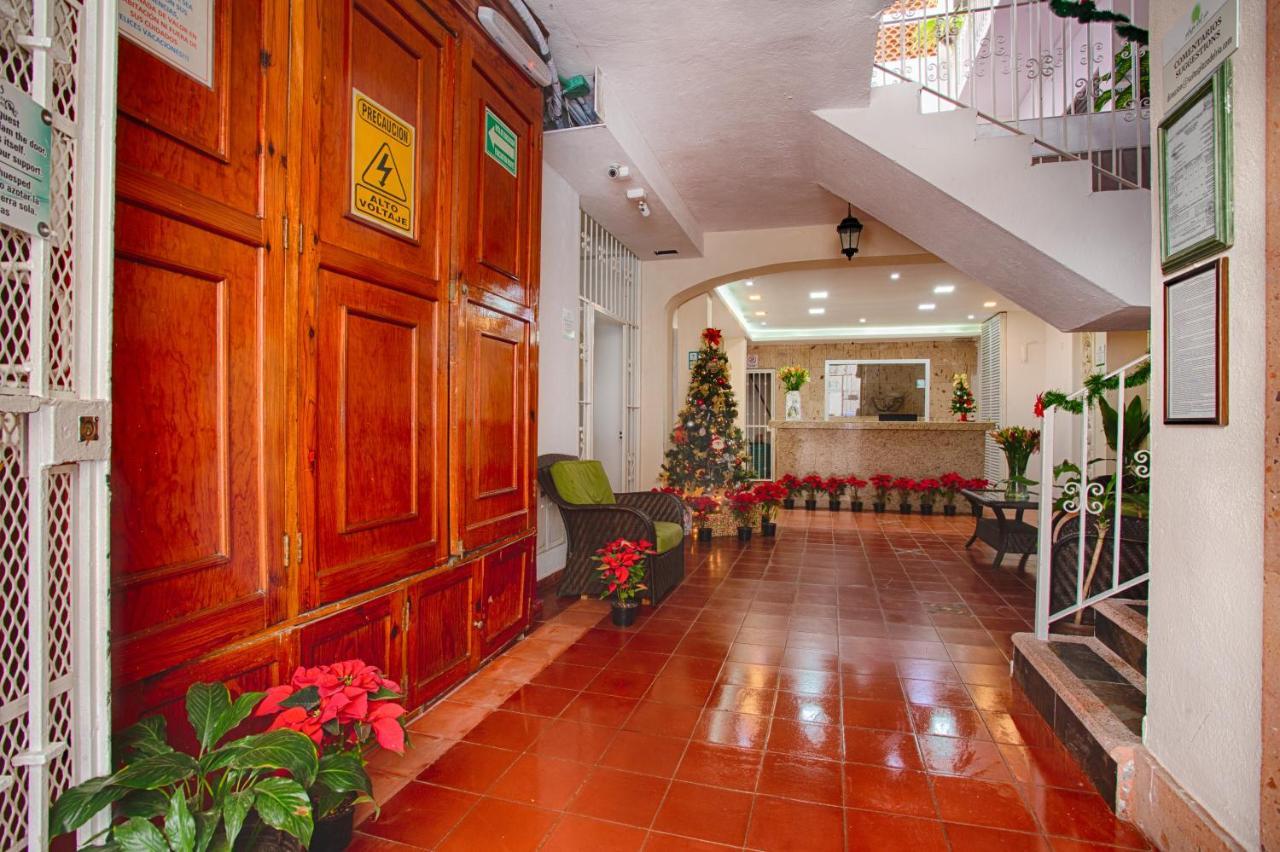 Suites Plaza Del Rio - Family Hotel Malecon Centro 푸에르토 발라타 외부 사진