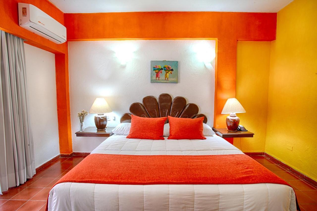Suites Plaza Del Rio - Family Hotel Malecon Centro 푸에르토 발라타 외부 사진