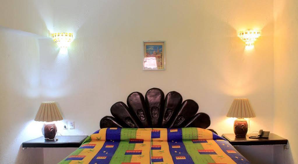 Suites Plaza Del Rio - Family Hotel Malecon Centro 푸에르토 발라타 외부 사진