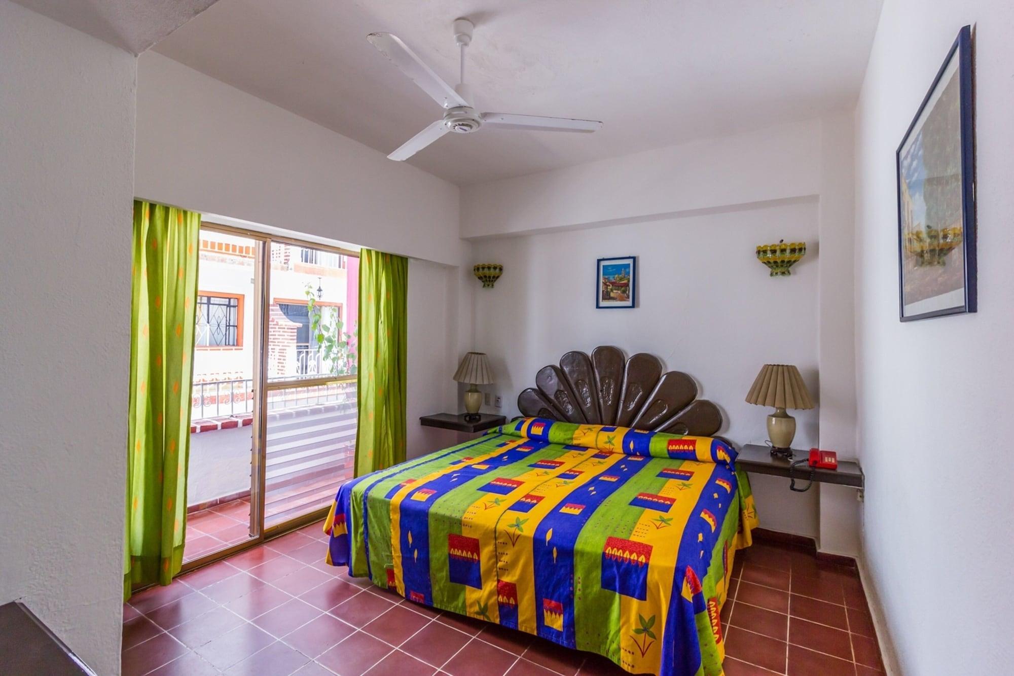 Suites Plaza Del Rio - Family Hotel Malecon Centro 푸에르토 발라타 외부 사진