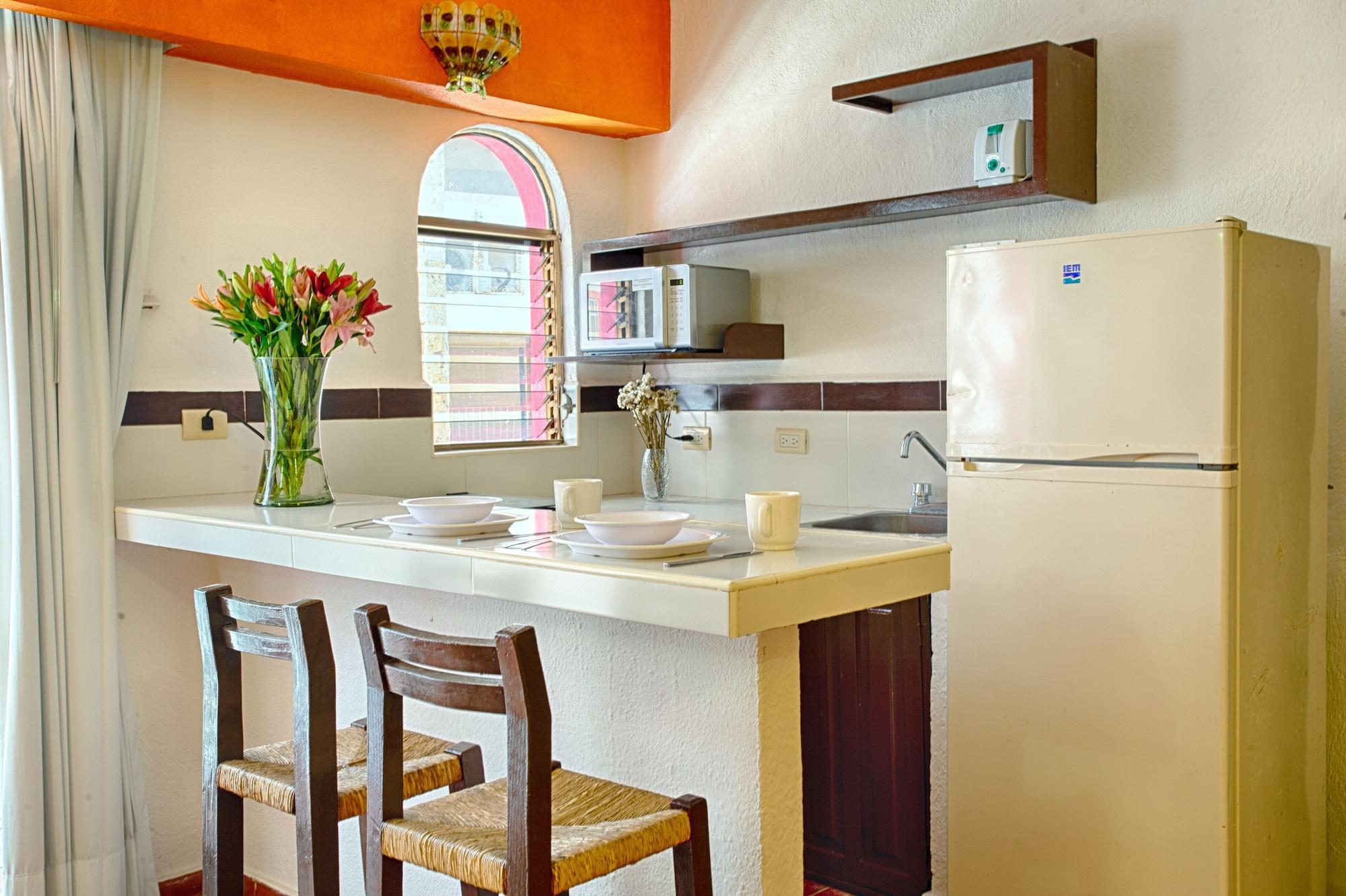 Suites Plaza Del Rio - Family Hotel Malecon Centro 푸에르토 발라타 외부 사진