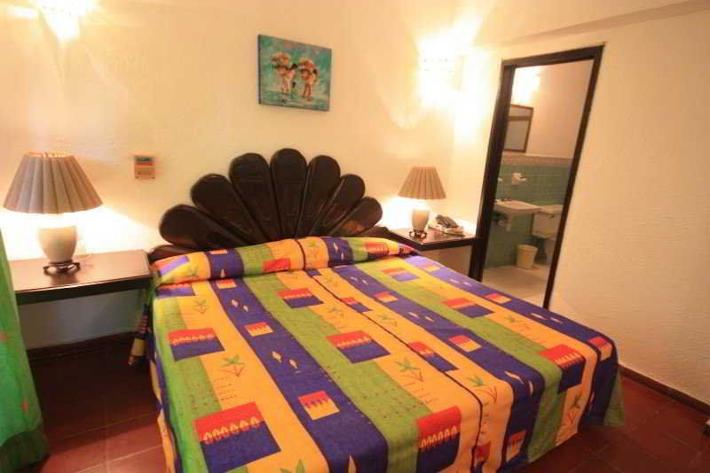 Suites Plaza Del Rio - Family Hotel Malecon Centro 푸에르토 발라타 외부 사진